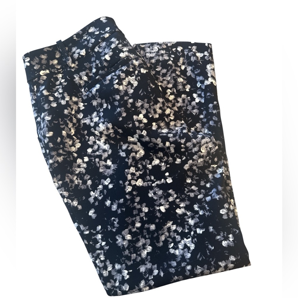 Ann Taylor classic cut black and white Floral Print Pants.